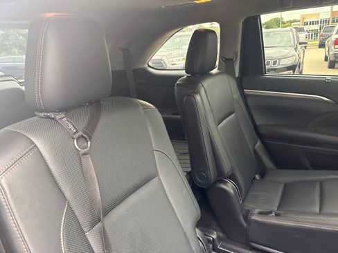 Used 2018 Toyota Highlander Limited w/ Protection Package #3 AWD/4WD image 34