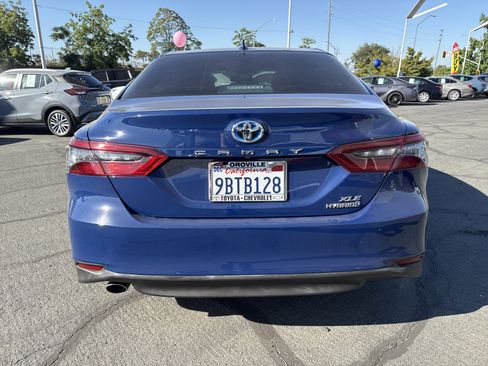 Used 2023 Toyota Camry XLE w/ Cold Weather Package FWD image 4