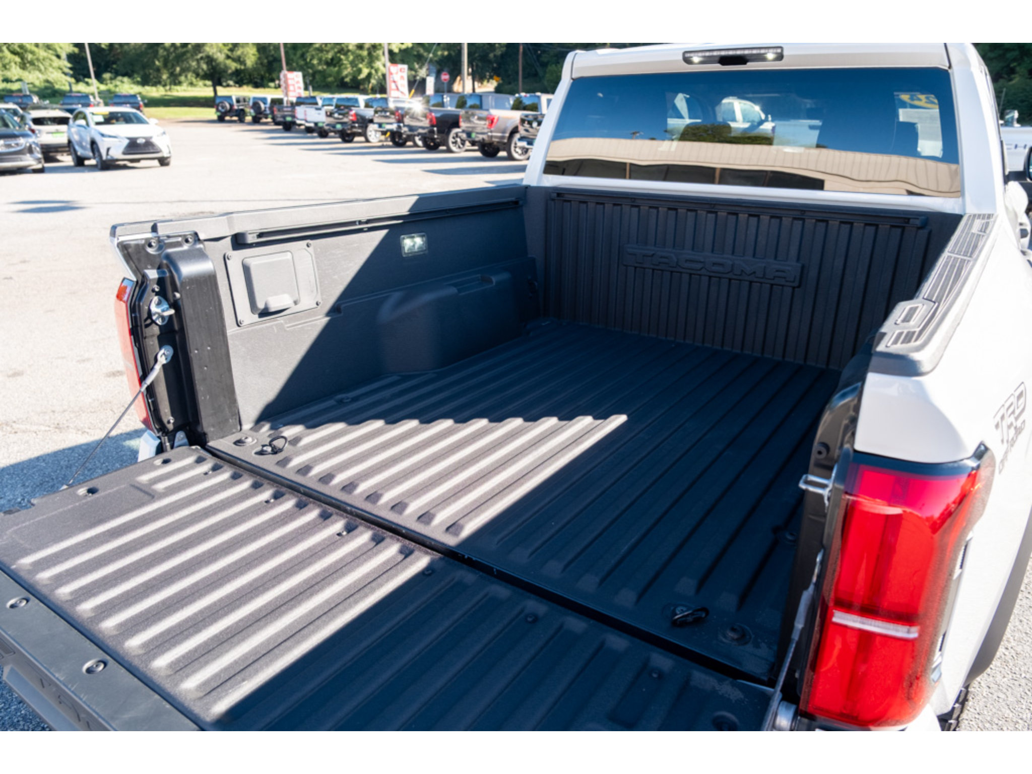 Used 2024 Toyota Tacoma TRD Off-Road AWD/4WD image 33