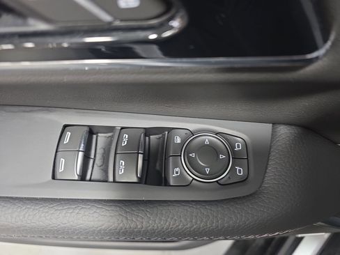 Used 2025 GMC Yukon Denali AWD/4WD image 27