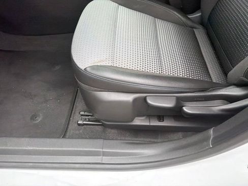 Used 2025 Chevrolet Trax LT FWD image 39