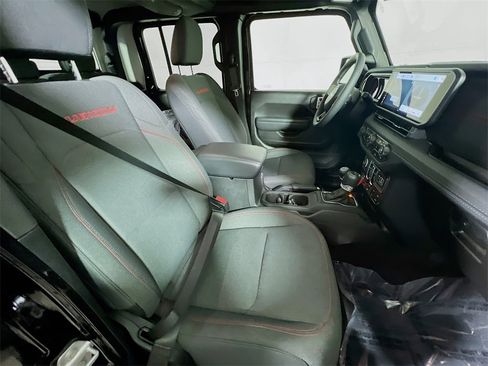 Used 2025 Jeep Gladiator Rubicon w/ Convenience Group image 25