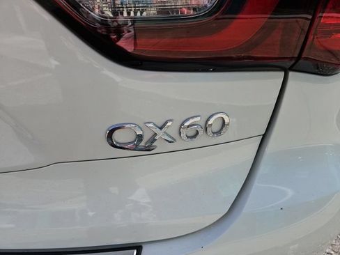 Used 2019 INFINITI QX60 Luxe w/ Essential Package FWD image 34