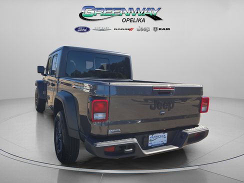 New 2025 Jeep Gladiator Sport image 5