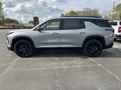 New 2026 Chevrolet Traverse RS w/ LPO, Floor Liner Package AWD/4WD image 6