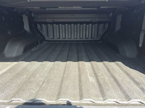 Used 2024 Chevrolet Colorado LT w/ LT Convenience Package III AWD/4WD image 13