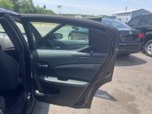 Used 2013 Dodge Avenger SE FWD image 21