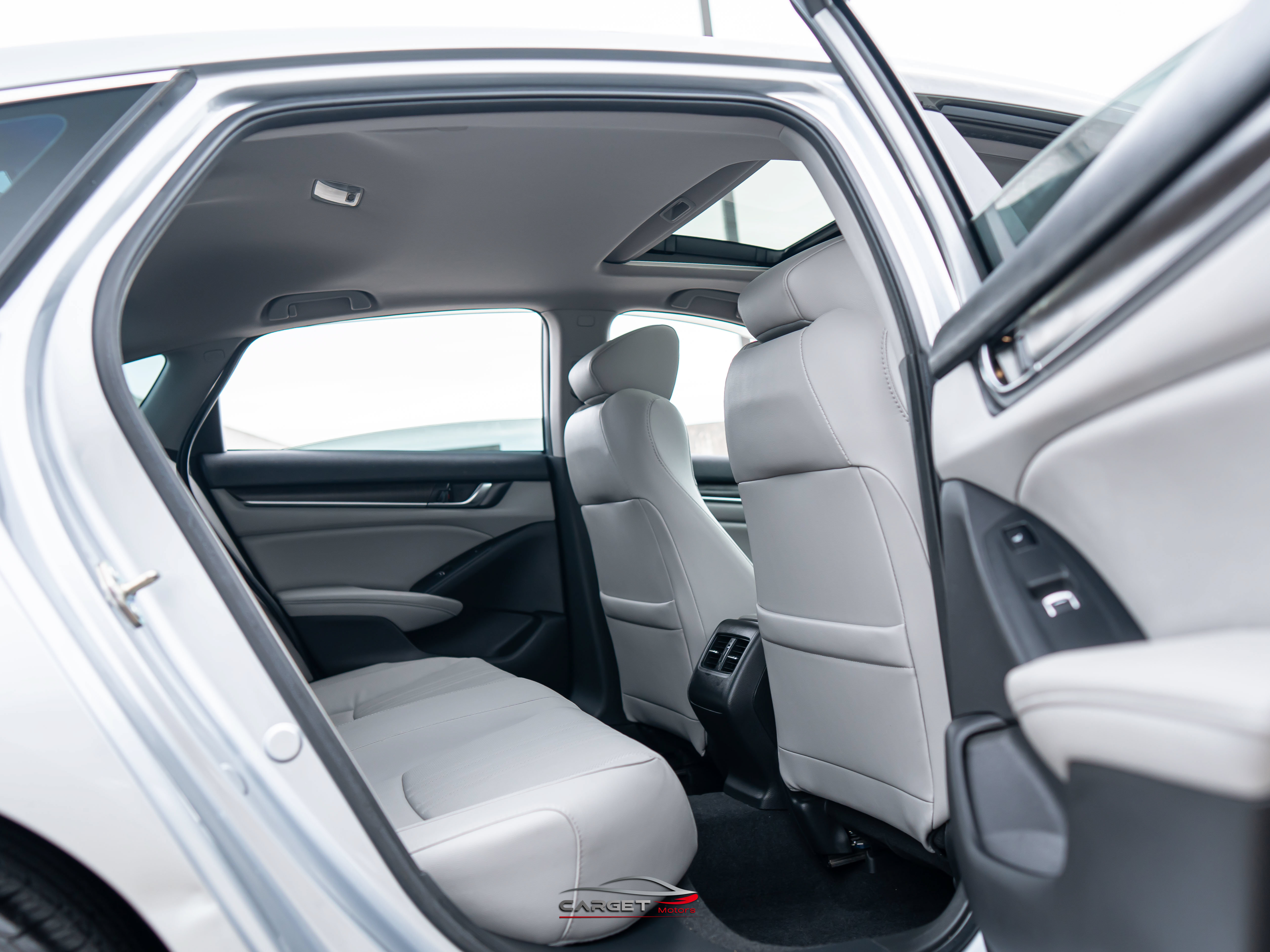 Used 2020 Honda Accord Touring image 18