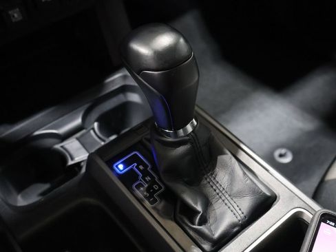 Certified 2022 Toyota Tacoma TRD Sport image 28