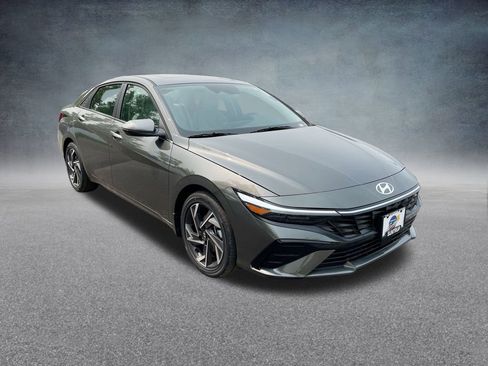 New 2025 Hyundai Elantra Limited image 33