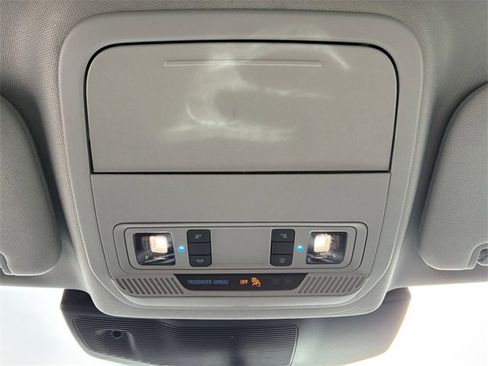 Certified 2022 Ford Explorer XLT w/ Equipment Group 202A image 33