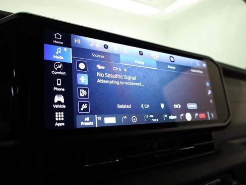 Used 2024 Jeep Wrangler Unlimited image 17