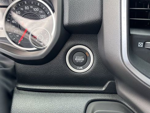 New 2026 RAM 1500 Express AWD/4WD image 15