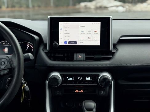 Used 2023 Toyota RAV4 LE image 22