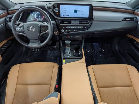 Certified 2024 Lexus ES 300h w/ Premium Package image 33