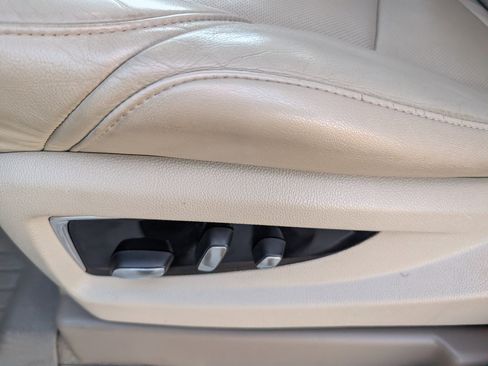 Used 2017 Cadillac Escalade Premium Luxury image 12