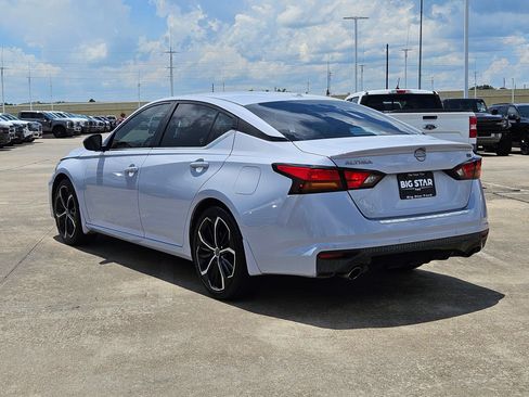 Used 2023 Nissan Altima 2.5 SR w/ SR Premium Package FWD image 7