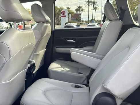 Used 2024 Toyota Grand Highlander XLE image 27