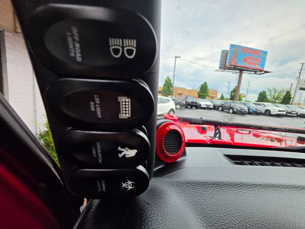Used 2011 Jeep Wrangler Sport AWD/4WD image 15