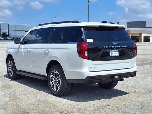 New 2026 Ford Expedition Active RWD image 6