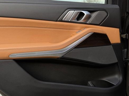 Used 2024 BMW X7 xDrive40i image 29