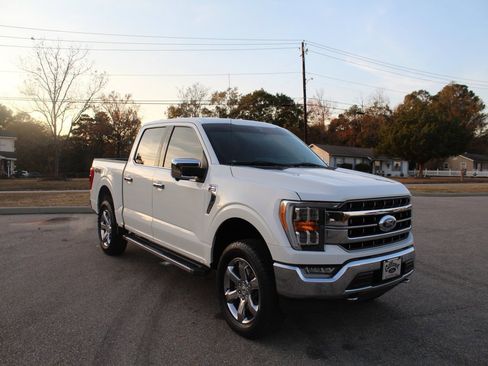 Used 2021 Ford F150 Lariat image 2