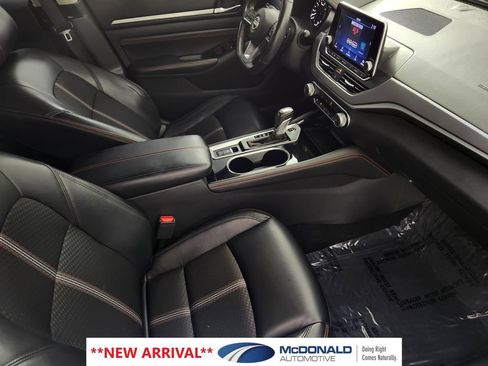 Used 2023 Nissan Altima 2.5 SR AWD/4WD image 16