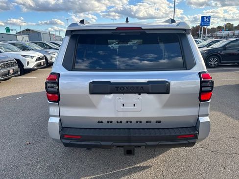 New 2025 Toyota 4Runner SR5 image 6