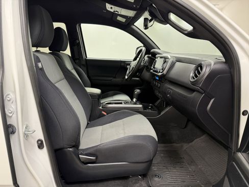 Used 2021 Toyota Tacoma TRD Sport image 28