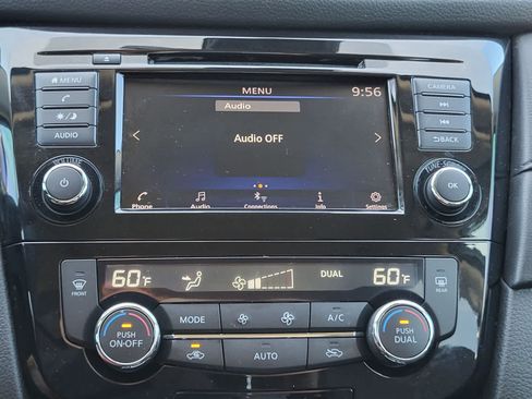 Used 2019 Nissan Rogue SV AWD/4WD image 19