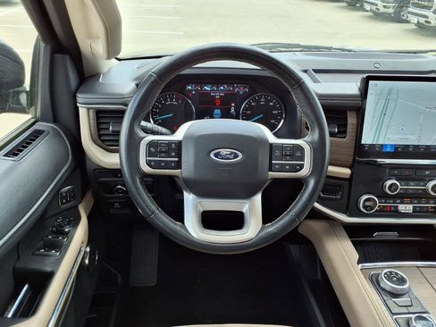 Used 2024 Ford Expedition Limited image 15