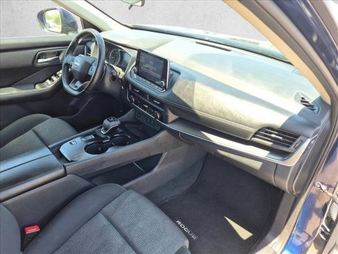 Used 2025 Nissan Rogue SV FWD image 22
