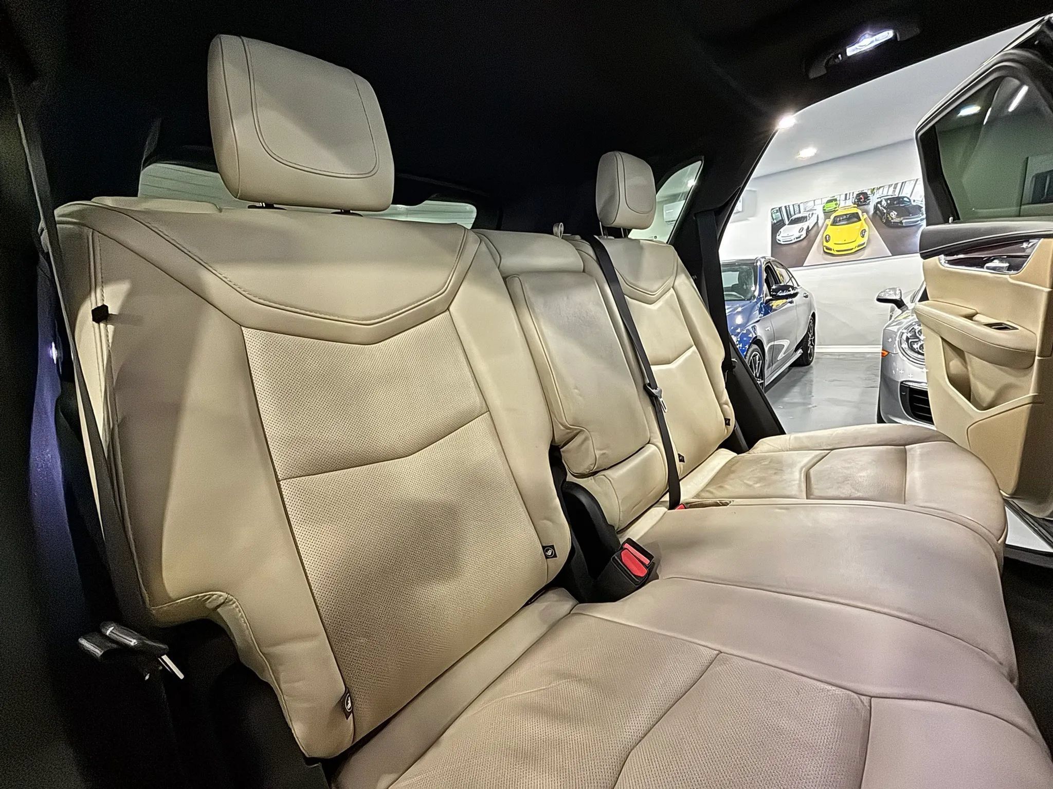 Used 2018 Cadillac XT5 Premium Luxury FWD image 18