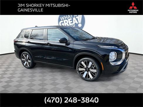 New 2025 Mitsubishi Outlander SE image 1