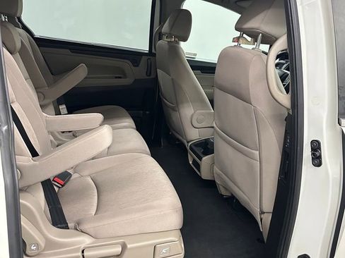 Used 2018 Honda Odyssey EX image 33