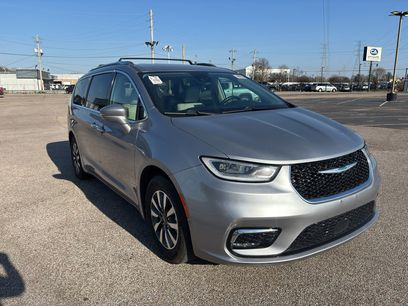 Used 2021 Chrysler Pacifica Touring-L