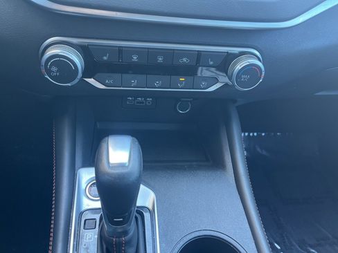 Used 2022 Nissan Altima 2.5 SR w/ Midnight Edition Package image 18