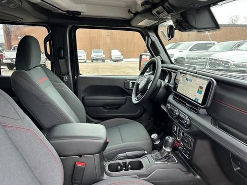 New 2025 Jeep Wrangler Unlimited Rubicon AWD/4WD image 31
