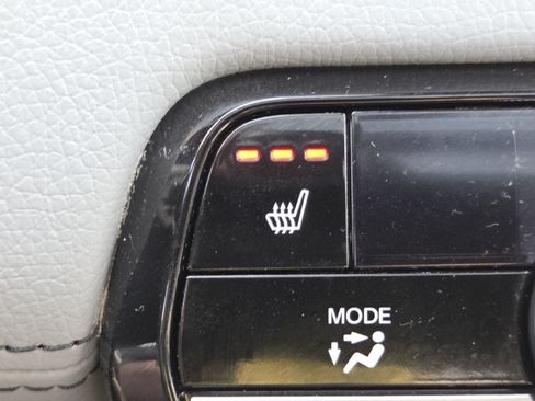 Certified 2023 Honda Pilot Touring image 6