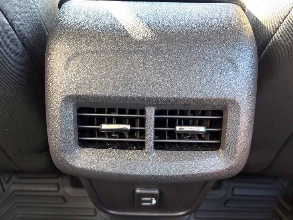 Used 2024 Chevrolet Equinox LT FWD image 37