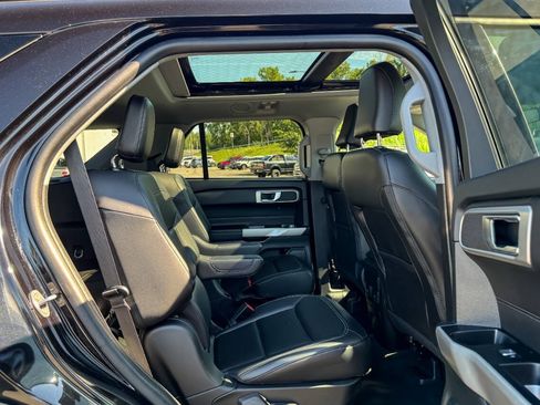 Used 2023 Ford Explorer XLT w/ Equipment Group 202A AWD/4WD image 12