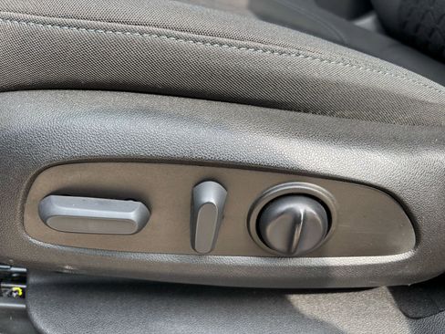 Used 2022 Chevrolet Blazer LT image 13