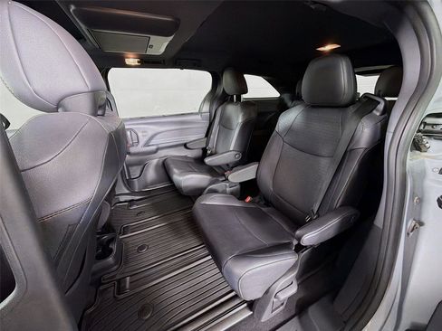 Used 2023 Toyota Sienna XLE Woodland Edition AWD/4WD image 26