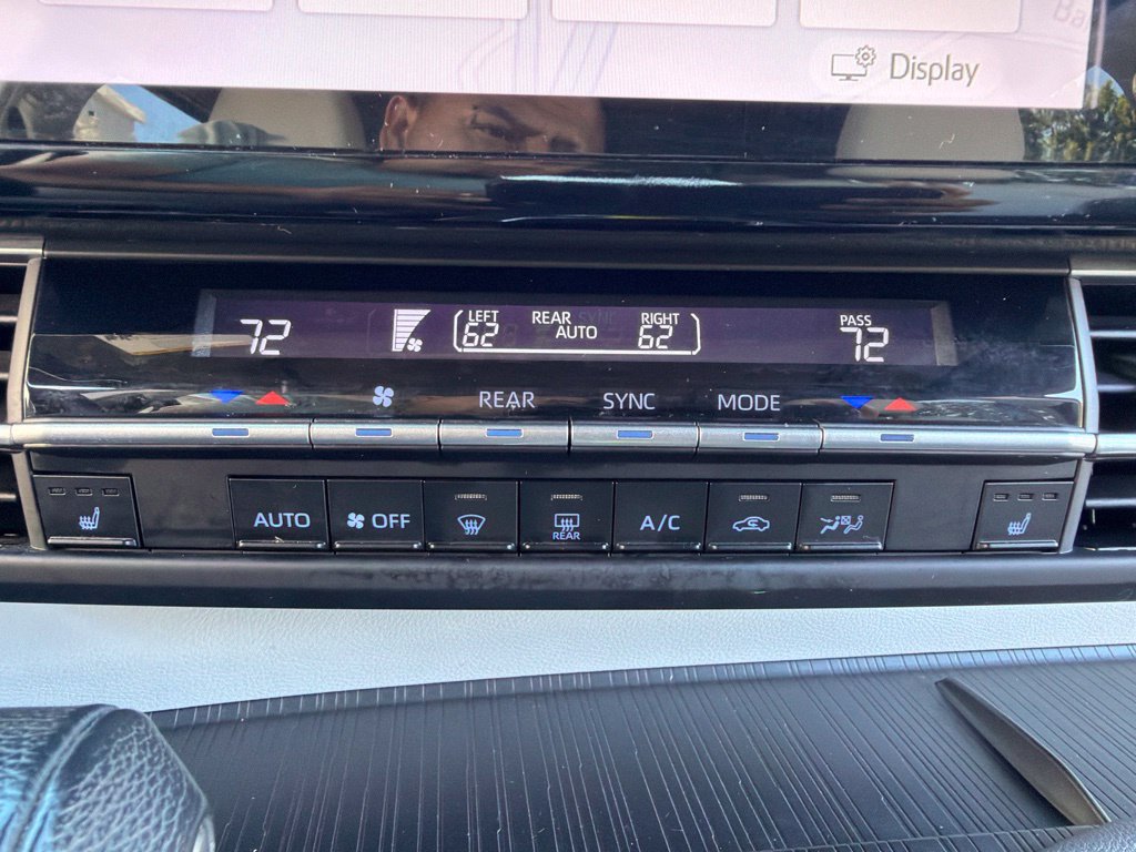 Used 2022 Toyota Sienna XSE AWD/4WD image 33