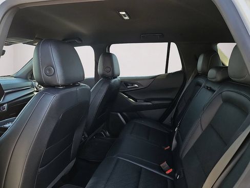 Used 2025 Chevrolet Equinox LT w/ Convenience Package II FWD image 18