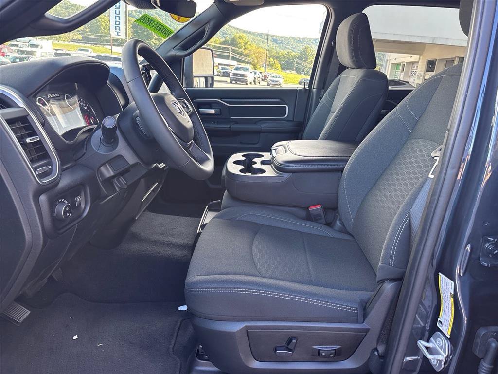 Used 2026 RAM 2500 Big Horn AWD/4WD image 9
