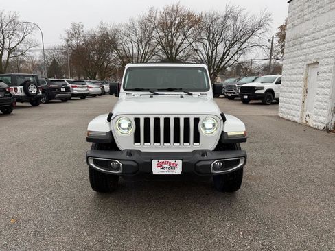 Certified 2019 Jeep Wrangler Unlimited Sahara AWD/4WD image 2