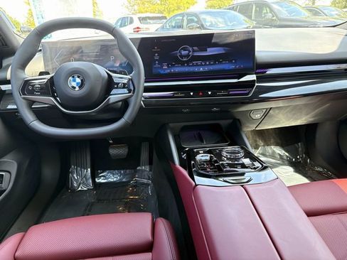 Used 2026 BMW 530i RWD image 15
