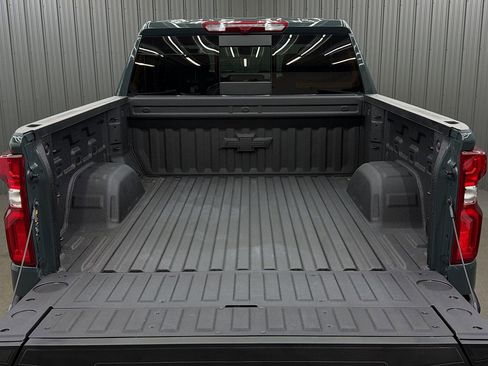 Used 2026 Chevrolet Silverado 1500 LT Trail Boss w/ LT Trail Boss Premium Package AWD/4WD image 17
