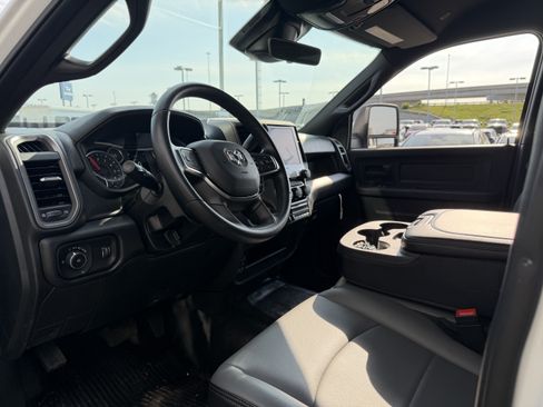 New 2026 RAM 3500 Tradesman AWD/4WD image 26